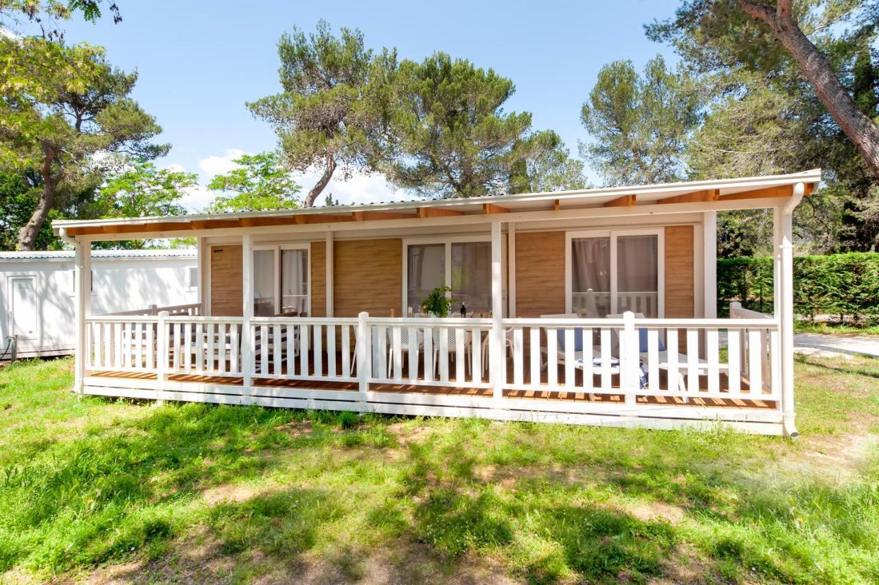 Glamping And Mobile Homes Lavanda - Holiday Centre Bi Village Fažana Екстериор снимка