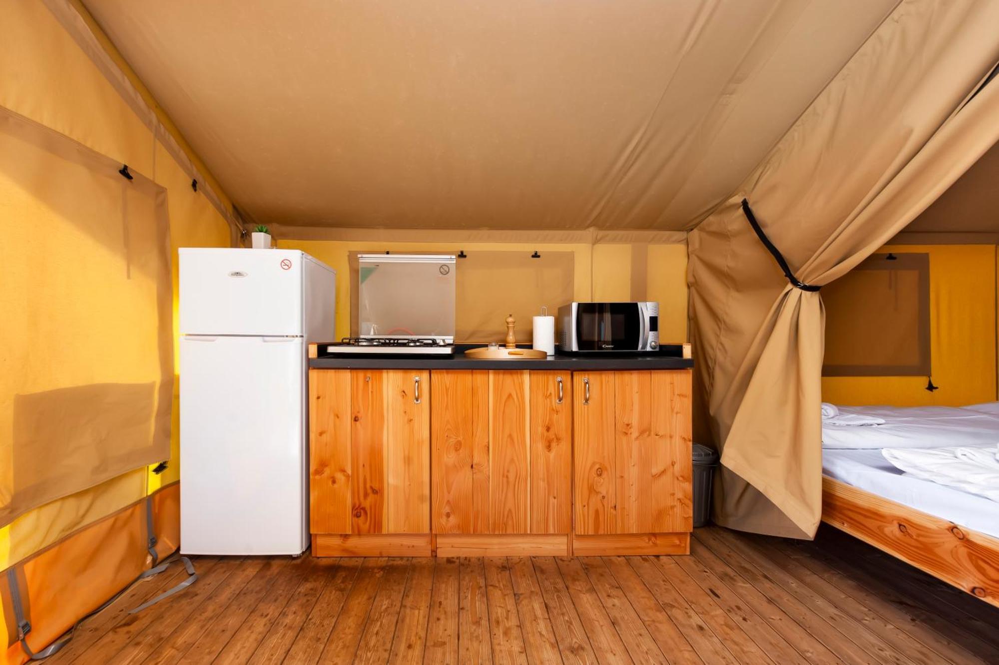 Glamping And Mobile Homes Lavanda - Holiday Centre Bi Village Fažana Екстериор снимка