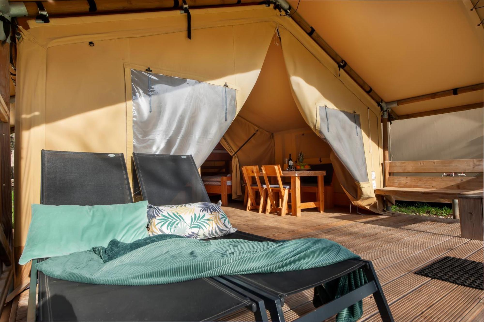 Glamping And Mobile Homes Lavanda - Holiday Centre Bi Village Fažana Екстериор снимка