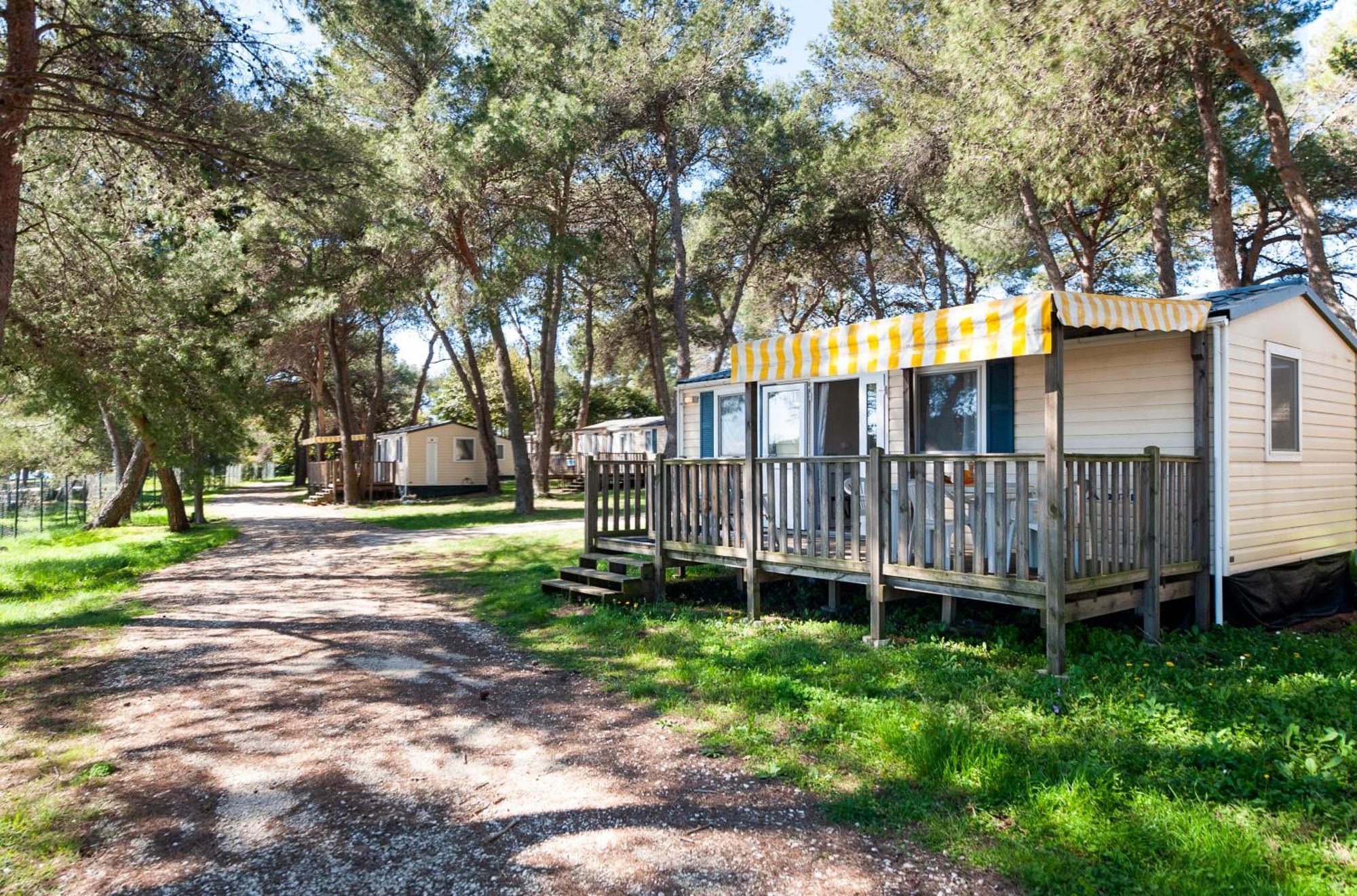 Glamping And Mobile Homes Lavanda - Holiday Centre Bi Village Fažana Екстериор снимка